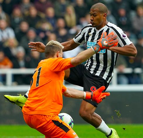 米兰-萨拉赫在塞尔维亚队比赛中反败为胜，反败为胜引发热议！全场沸腾不已的简单介绍