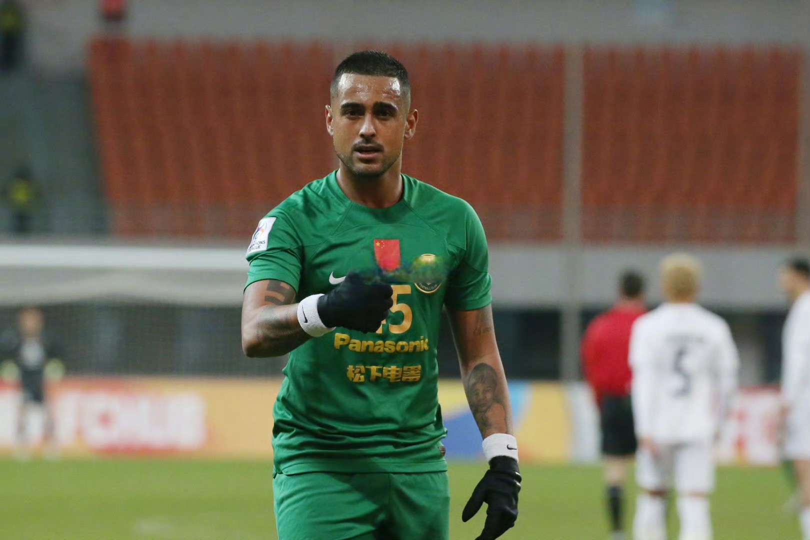 米兰体育-板球赛场再起风云：滇池鲨队队击败洞庭独角兽队，脚步移动更到位逆风翻盘的范本的简单介绍