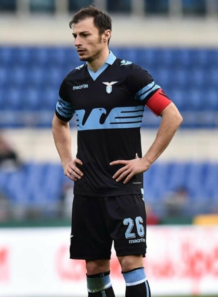 米兰体育-拉齐奥发布备战花絮；赛前迎来里程碑；NBA季后赛任务艰巨；资深球员宣示担当的简单介绍