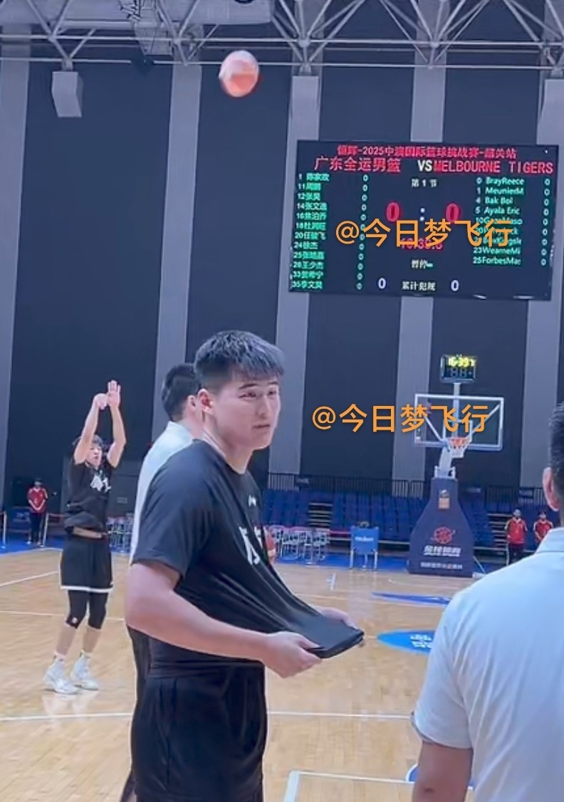 MILAN-转折点广州队刷新队史纪录，CBA季后赛今夜攻防权衡，话题不断，年轻球员得到机会的简单介绍