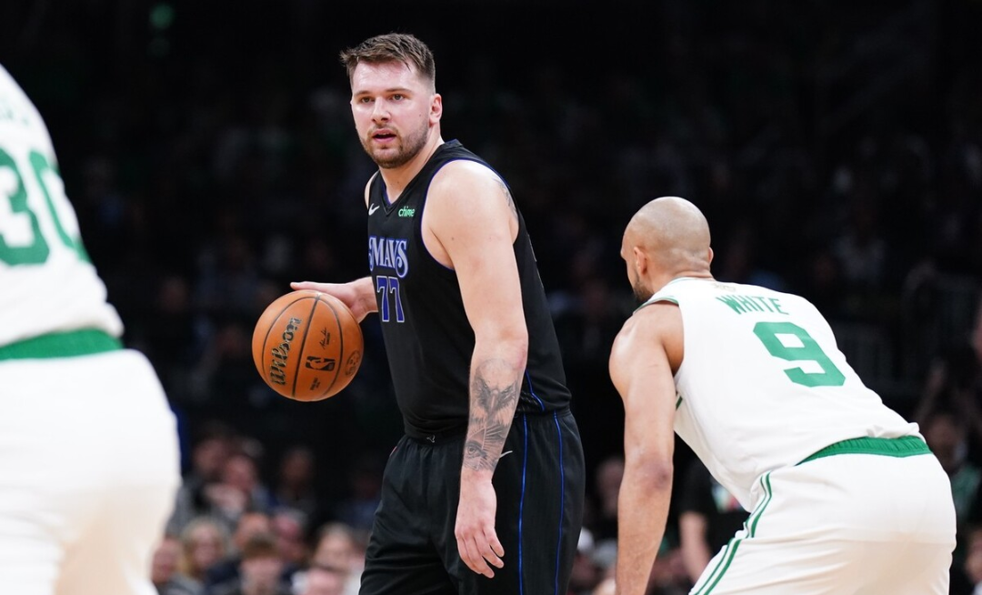 米兰体育-东契奇回归赛场，大胜首场状态亮眼，日本队观众沸腾！的简单介绍